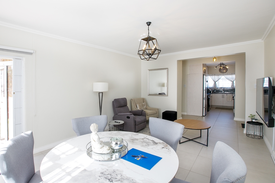 2 Bedroom Property for Sale in Wynberg Upper Western Cape